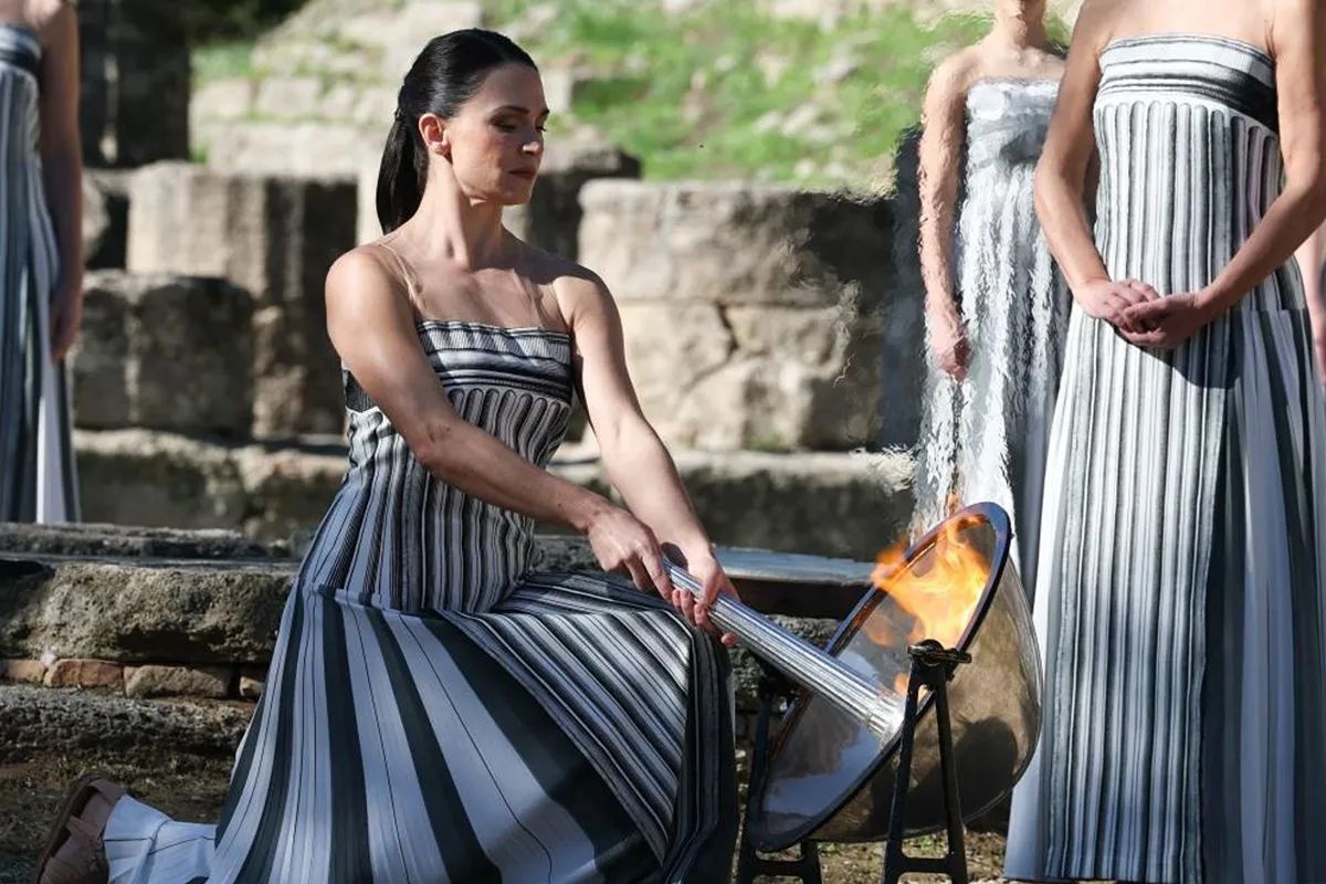 Api Olimpiade Musim Dingin Milan-Cortina 2026 dinyalakan di Olympia